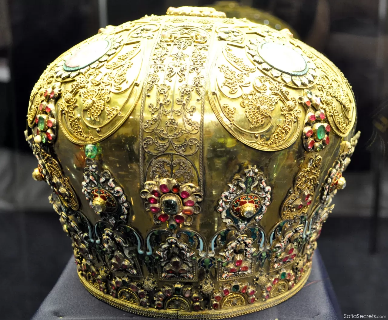 Antique crown of a Bulgarian king in the National historical museum in Sofia